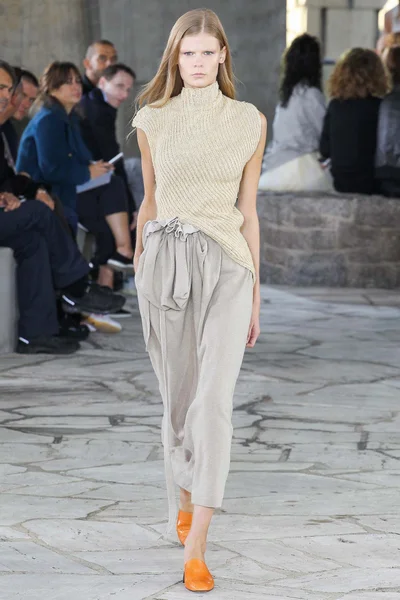 Look 8